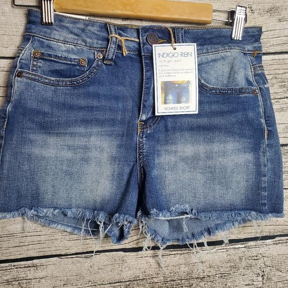 Indigo Rein Pants - Indigo Rein High Rise Shorts Size 5.Waist approx: 13 inches Length approx: 11